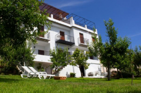 Puerta Bubión Apartamentos, Bubión